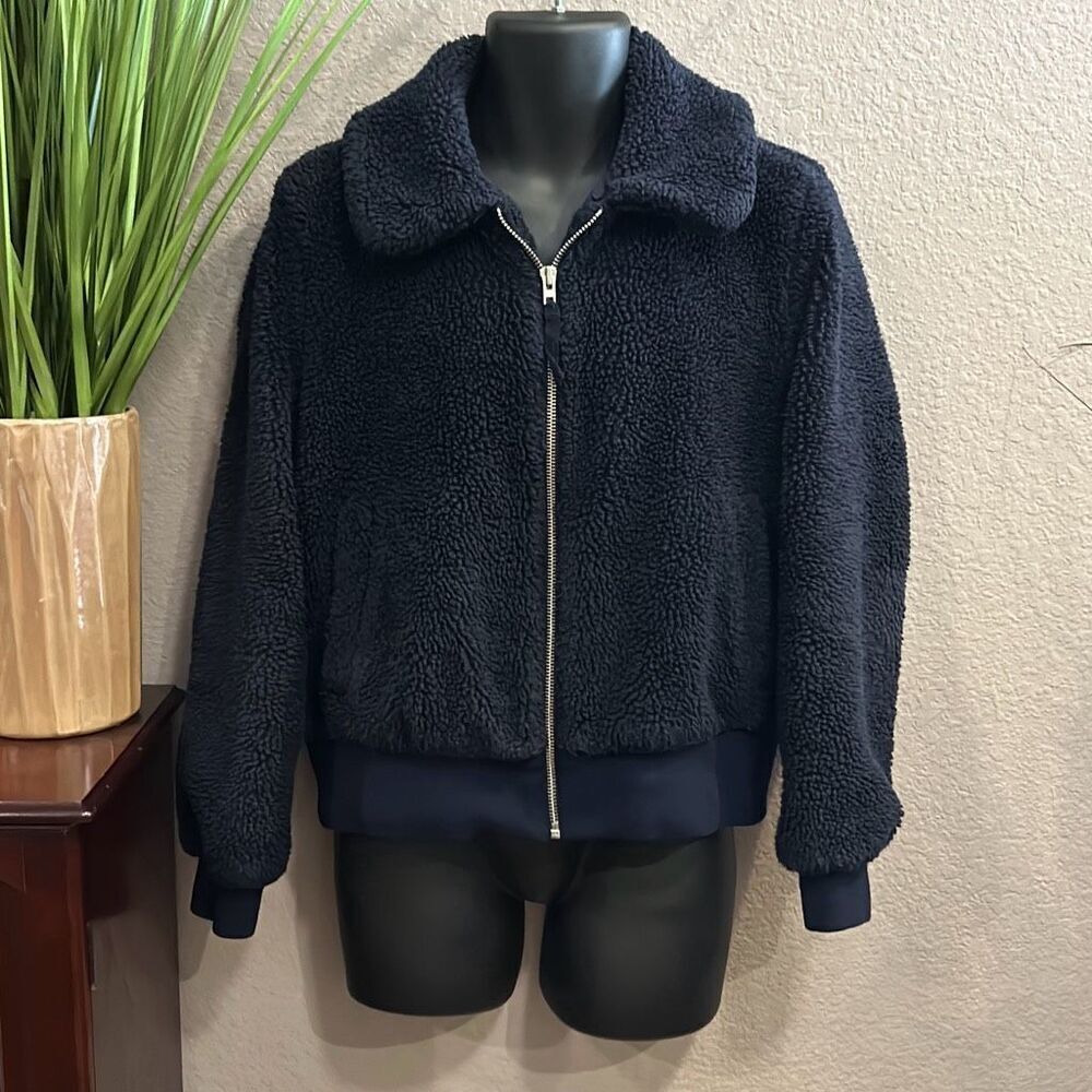 RB3 Gap men’s fuzzy lined navy blue jacket size large